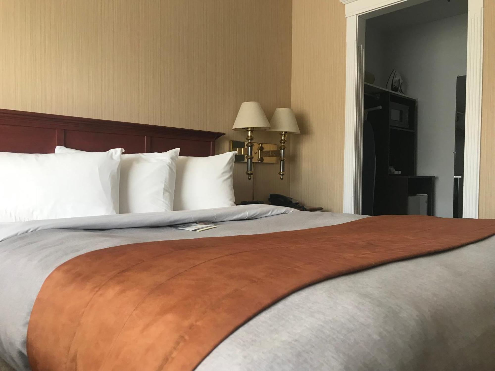 Queen Room,1278693355:JPEG