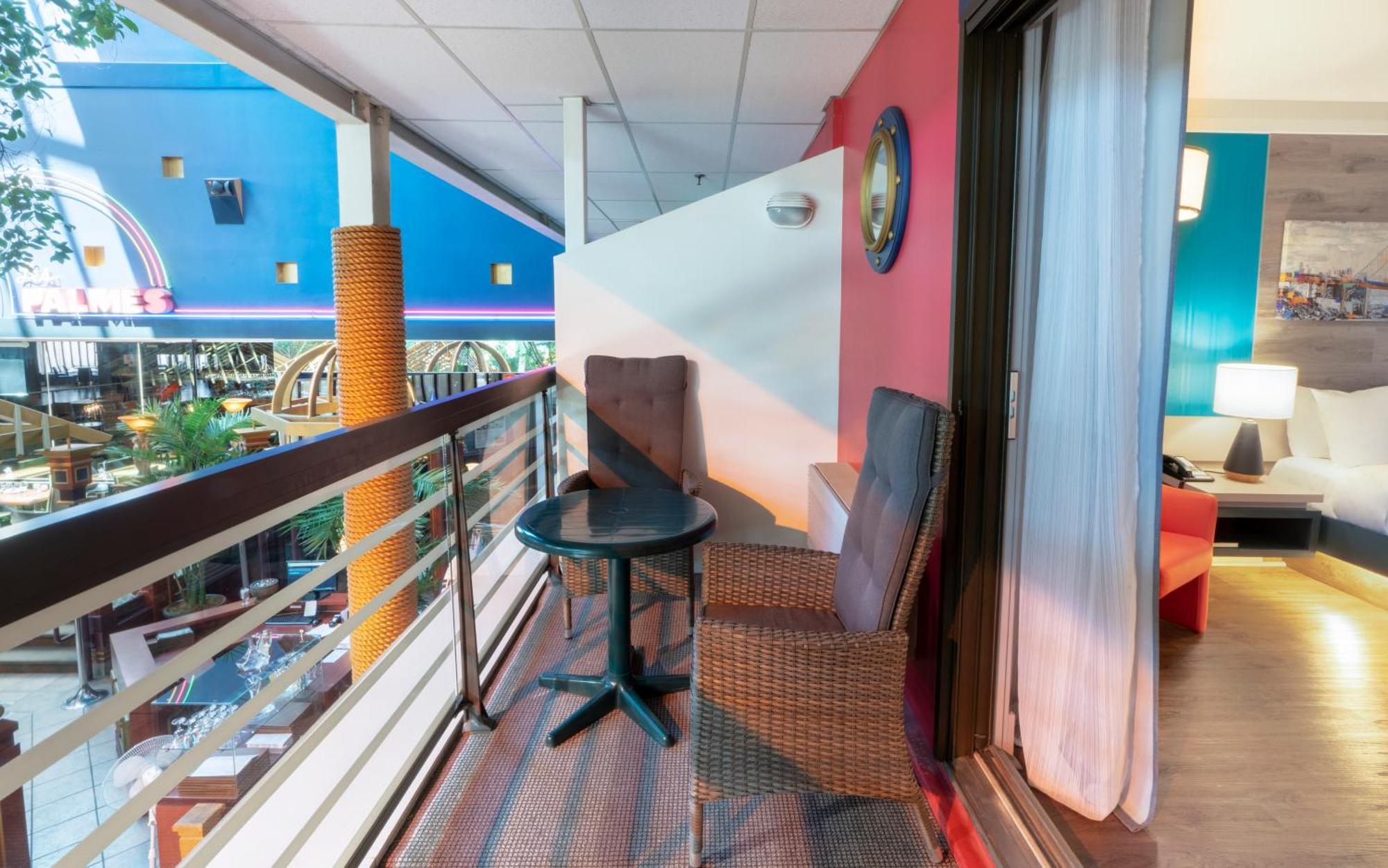 Economy room 1 Double bed Interior Balcony restaurant area