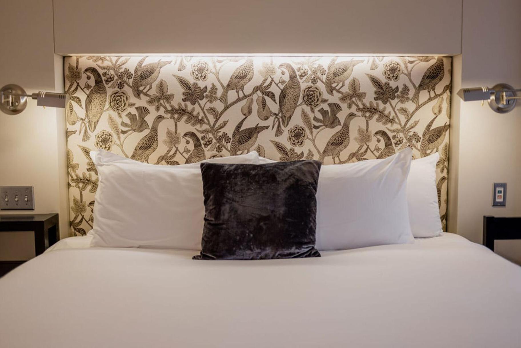 Luxury King Room