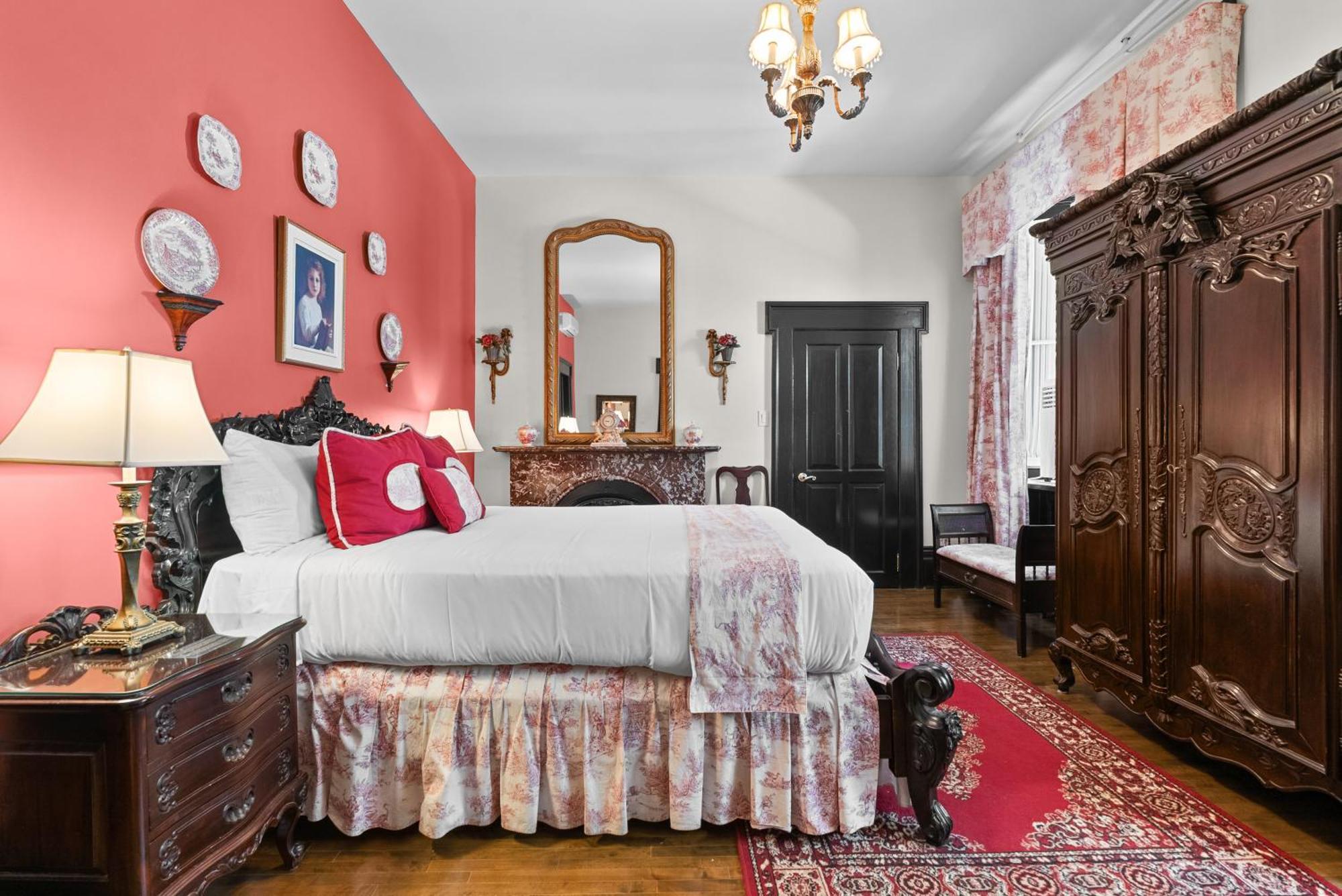 Prestige Queen Room Lower Floors