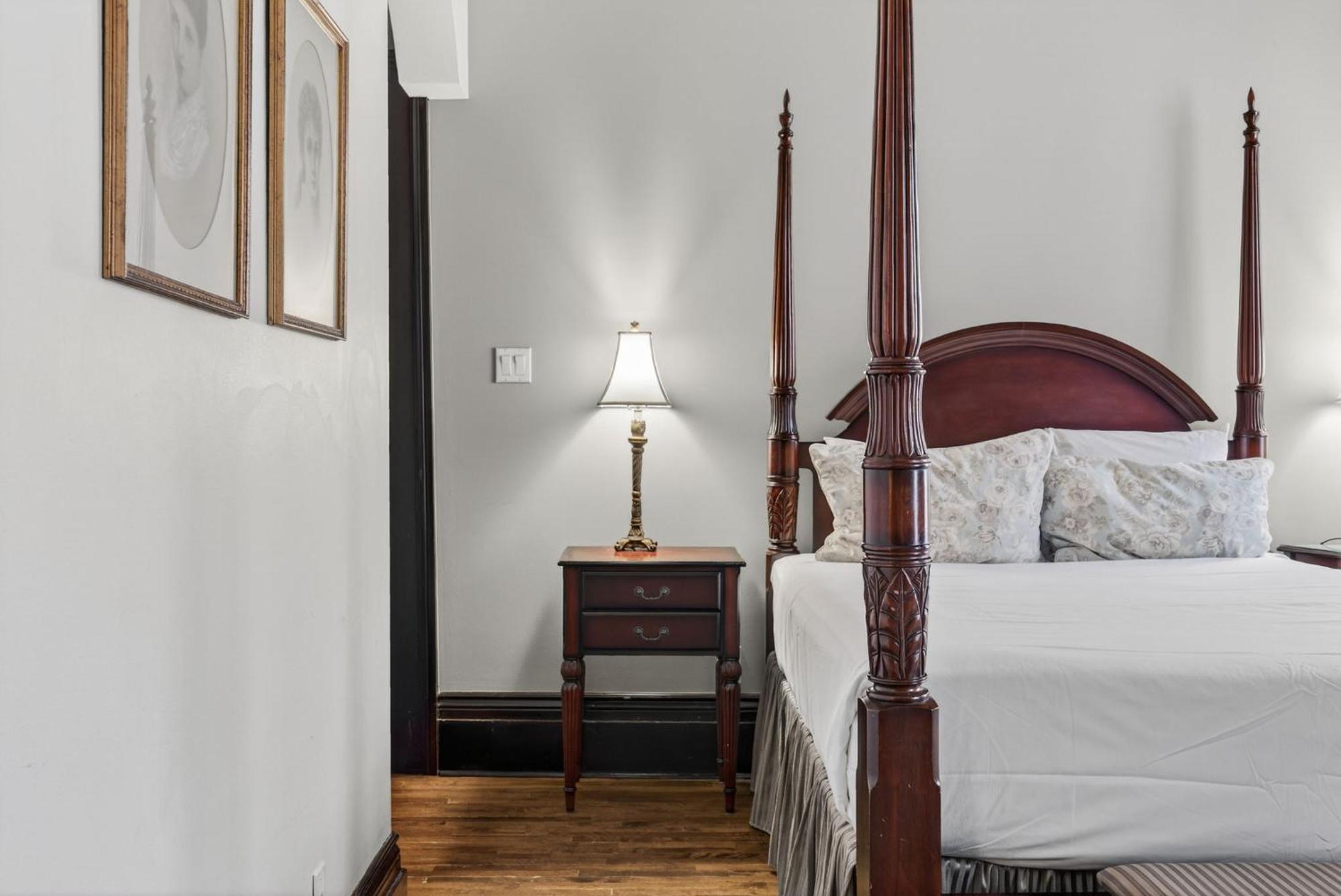 Prestige Queen Room Lower Floors