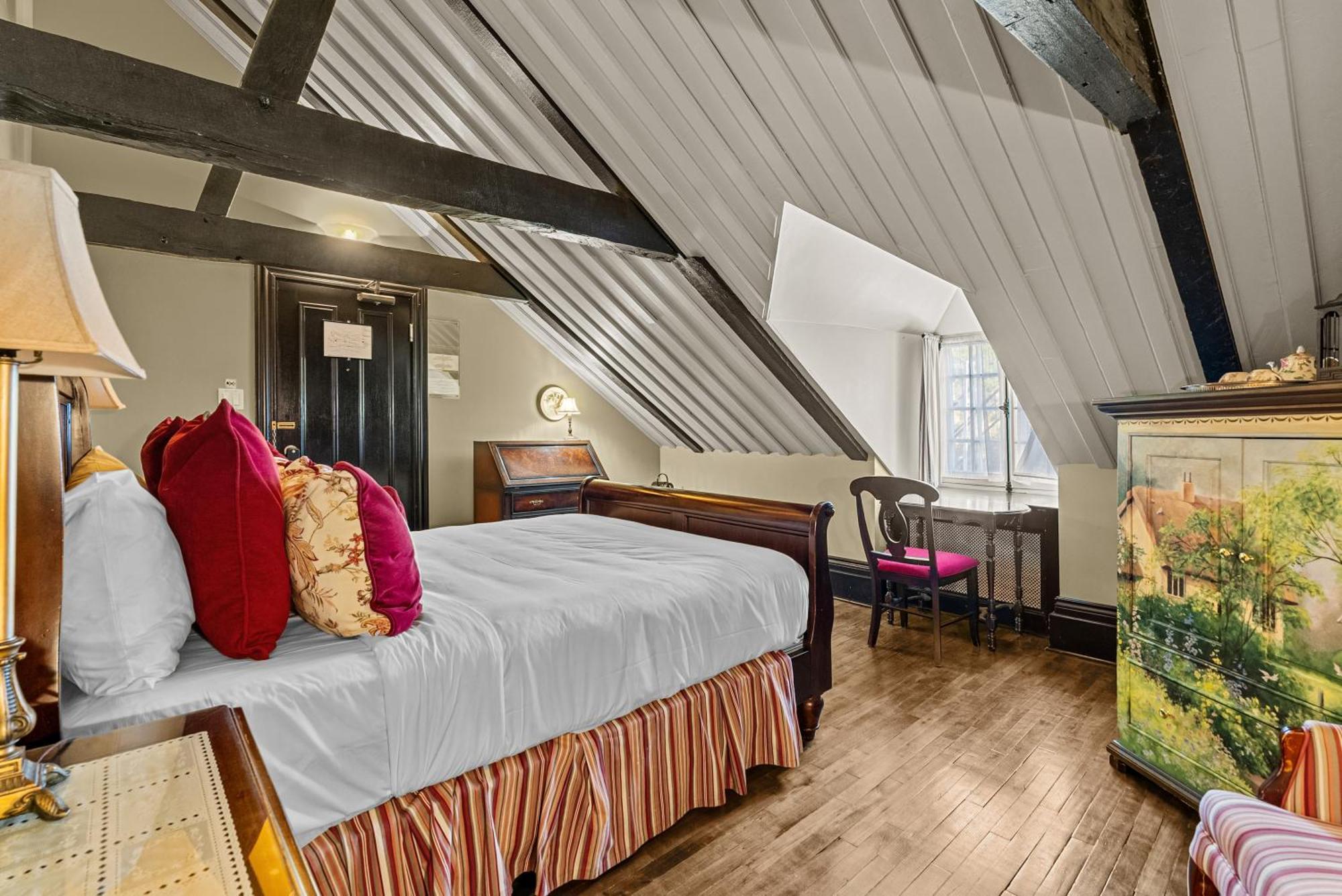 Superior Queen Room Fourth Floor