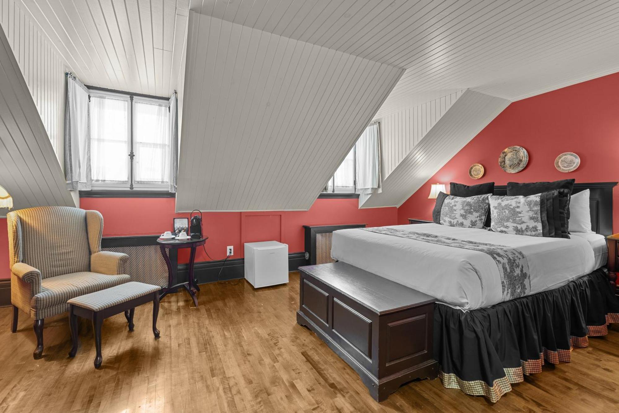 Superior Queen Room Fourth Floor